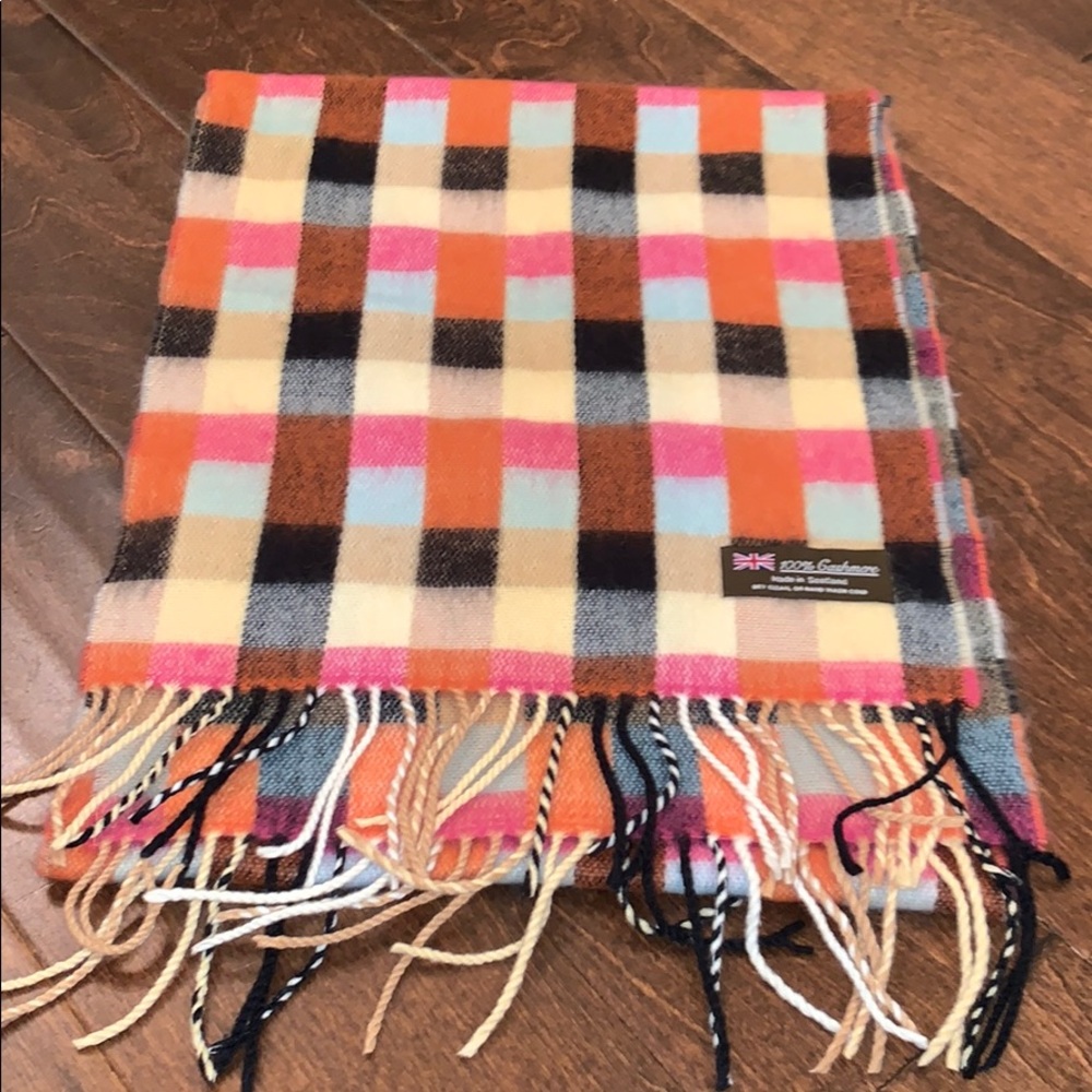 NWOT 100% Cashmere Scottish Scarf